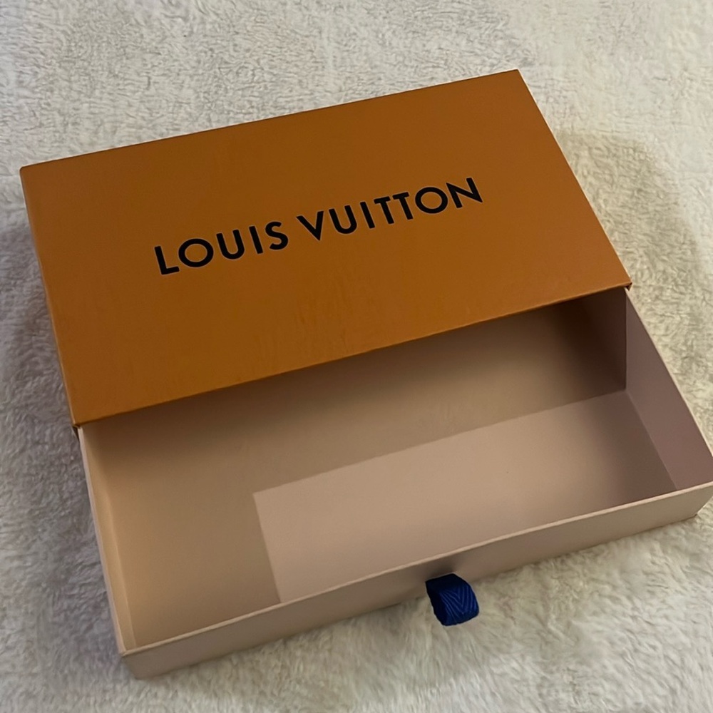 Louis Vuitton Box - Picture 2 of 4